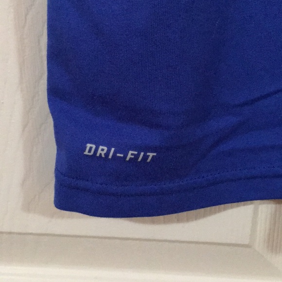 ❣️FINAL MARKDOWN❣️EUC Nike Dri-Fit Shirt - Picture 4 of 5